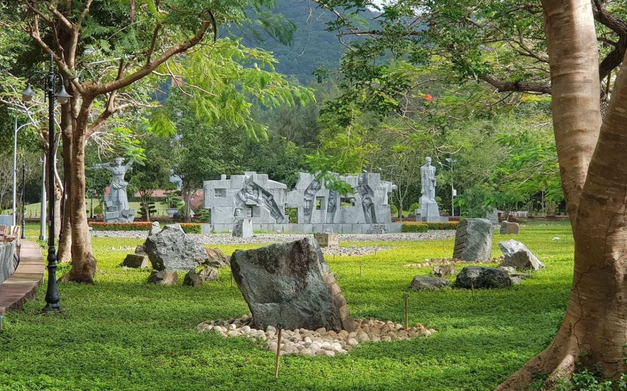 Nghĩa trang Hàng Dương Côn Đảo - Nơi yên nghỉ của bao anh hùng (2023)
